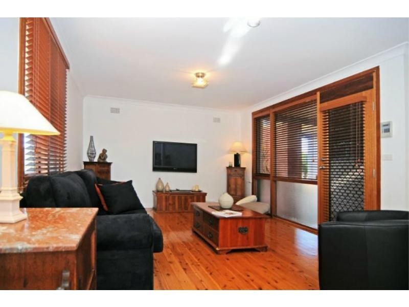 25 Elder Crescent, Nowra NSW 2541