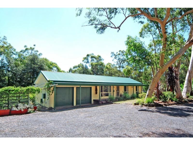 8 Hayward Road, Wandandian NSW 2540