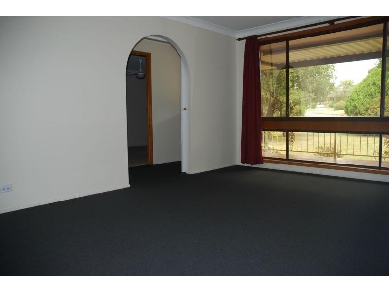 3 Birkdale Grove, Bomaderry NSW 2541