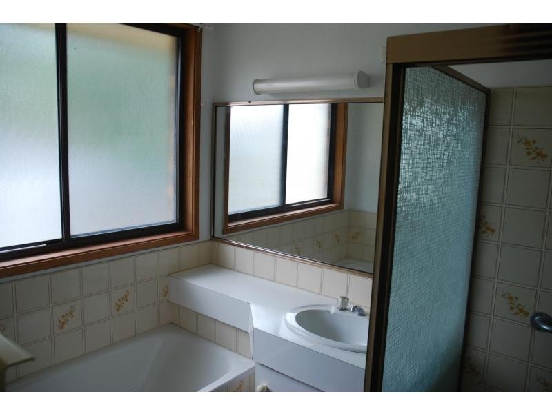 3 Birkdale Grove, Bomaderry NSW 2541