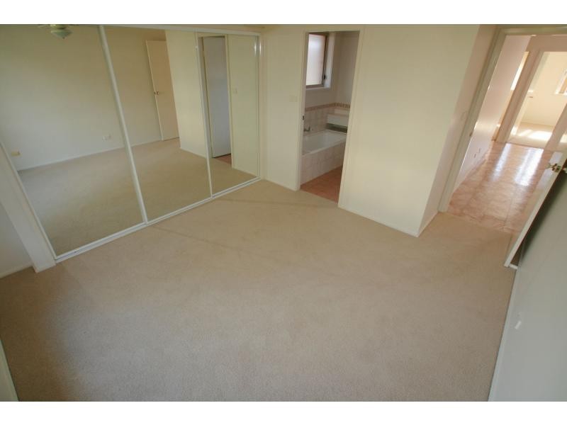 26 Rannoch Drive, West Nowra NSW 2541