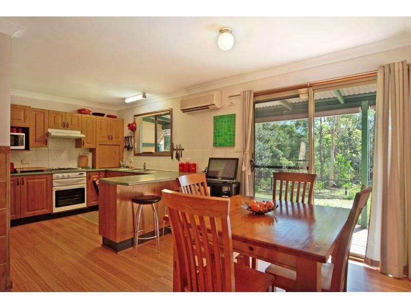 8 Hayward Road, Wandandian NSW 2540