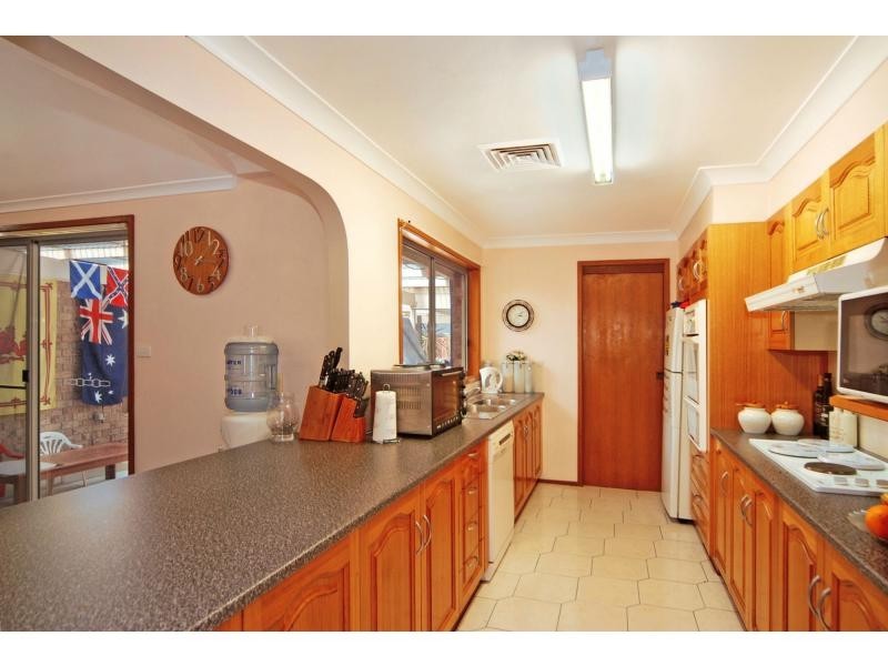 66 Yeovil Drive, Bomaderry NSW 2541