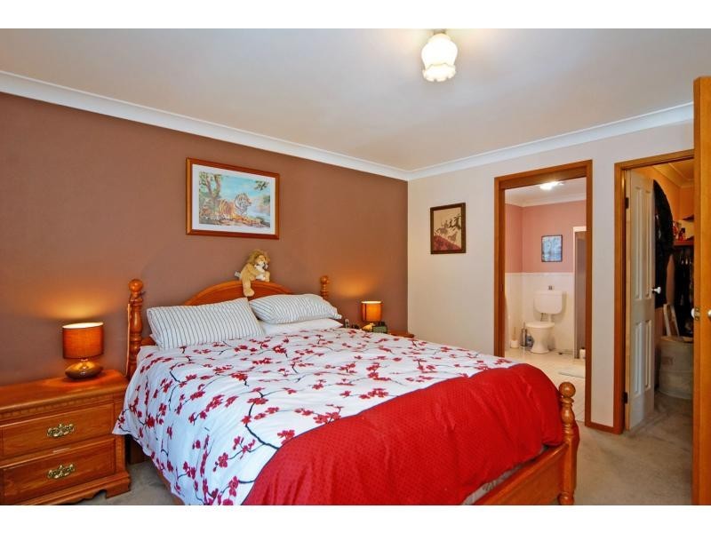 66 Yeovil Drive, Bomaderry NSW 2541