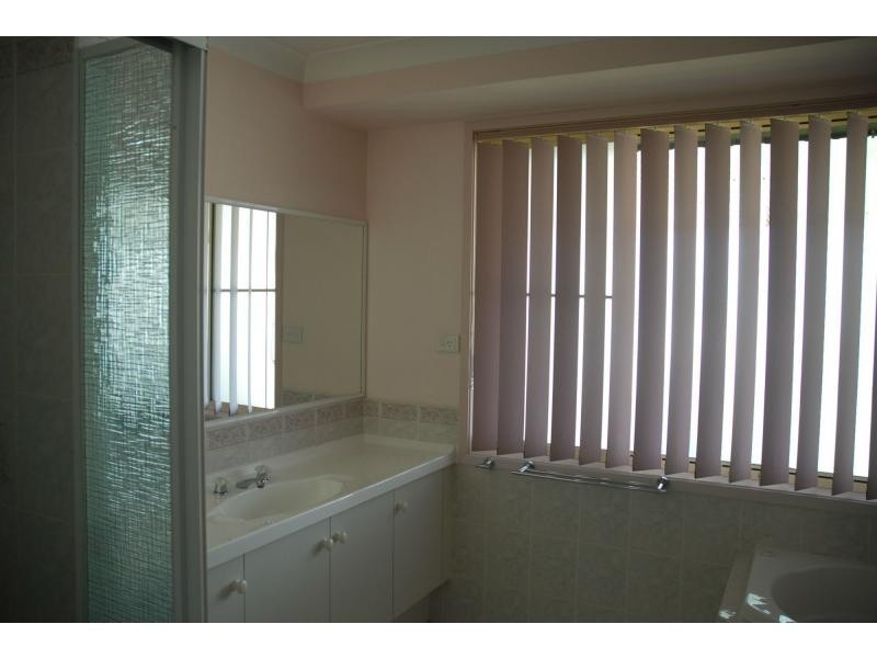 23 Lydon Avenue, West Nowra NSW 2541