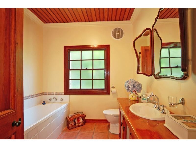 34 Cater Crescent, Sussex Inlet NSW 2540