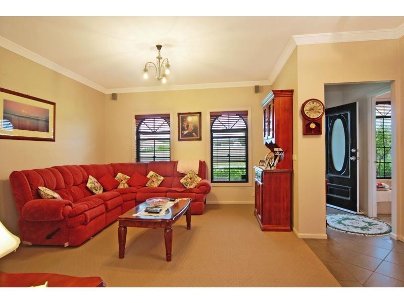 11 Jade Place, Meroo Meadow NSW 2540