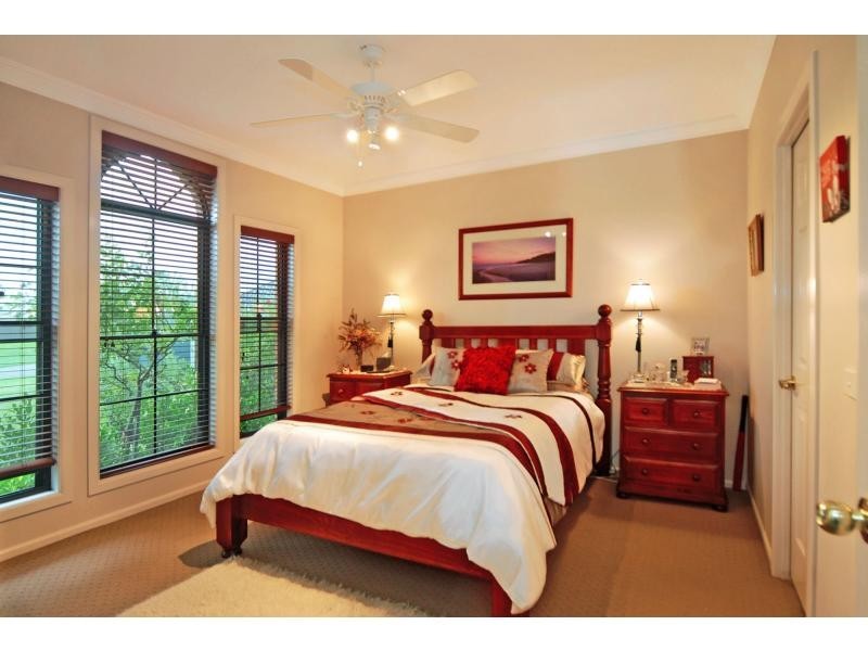 11 Jade Place, Meroo Meadow NSW 2540