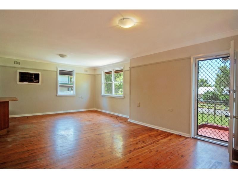 12 Knapp Street, Nowra NSW 2541