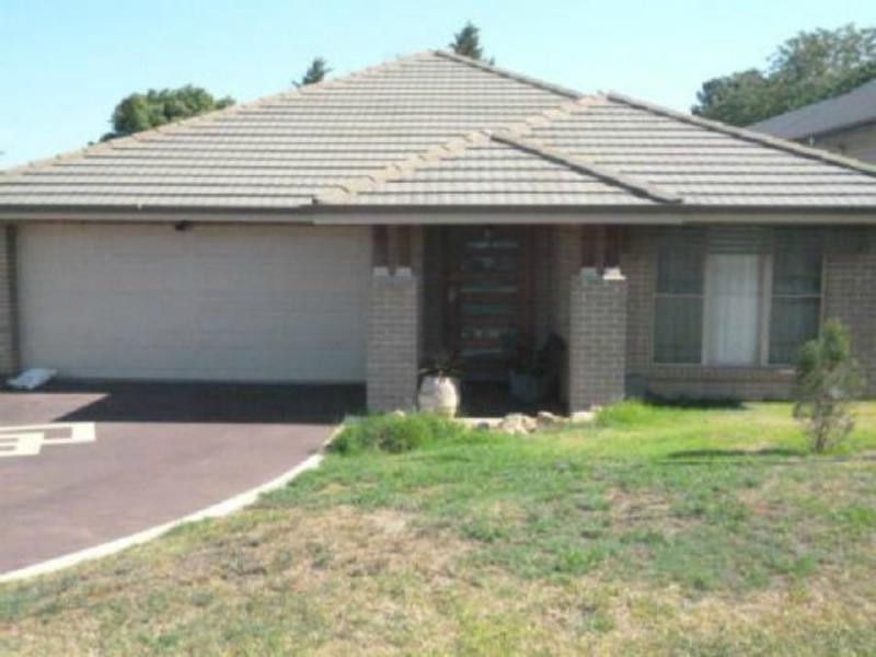 21 Christiana Close, West Nowra NSW 2541