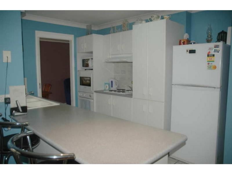 6 Stockley Close, West Nowra NSW 2541