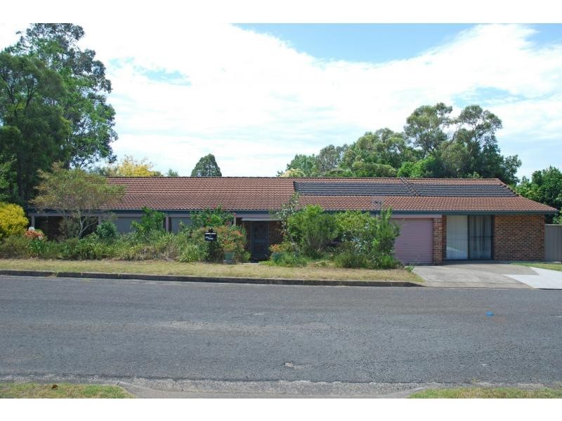 11 Russell Avenue, North Nowra NSW 2541
