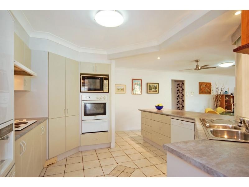 15 Gardenia Crescent, Bomaderry NSW 2541