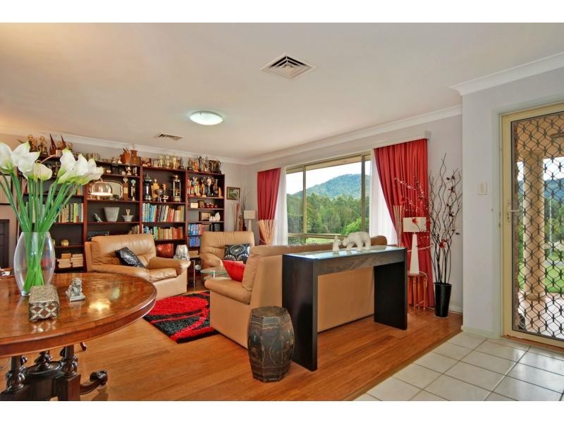 15 Gardenia Crescent, Bomaderry NSW 2541