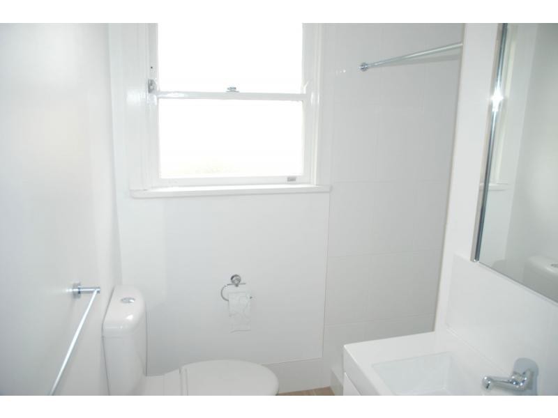2/5 Wilson Avenue, Nowra NSW 2541