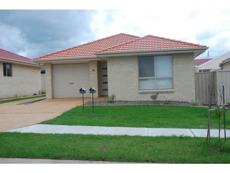 19 Sullivan Street, Worrigee NSW 2540