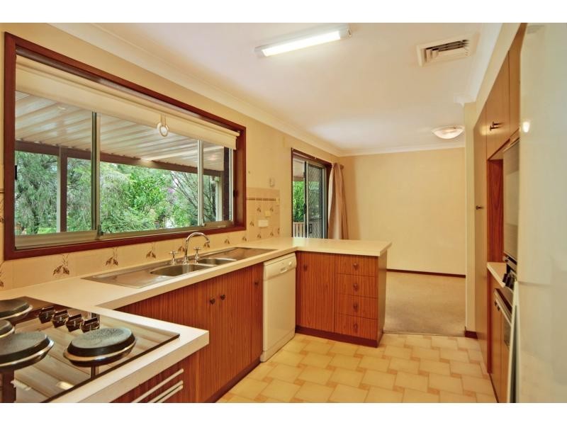 3 Yeovil Drive, Bomaderry NSW 2541