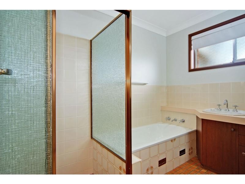 3 Yeovil Drive, Bomaderry NSW 2541