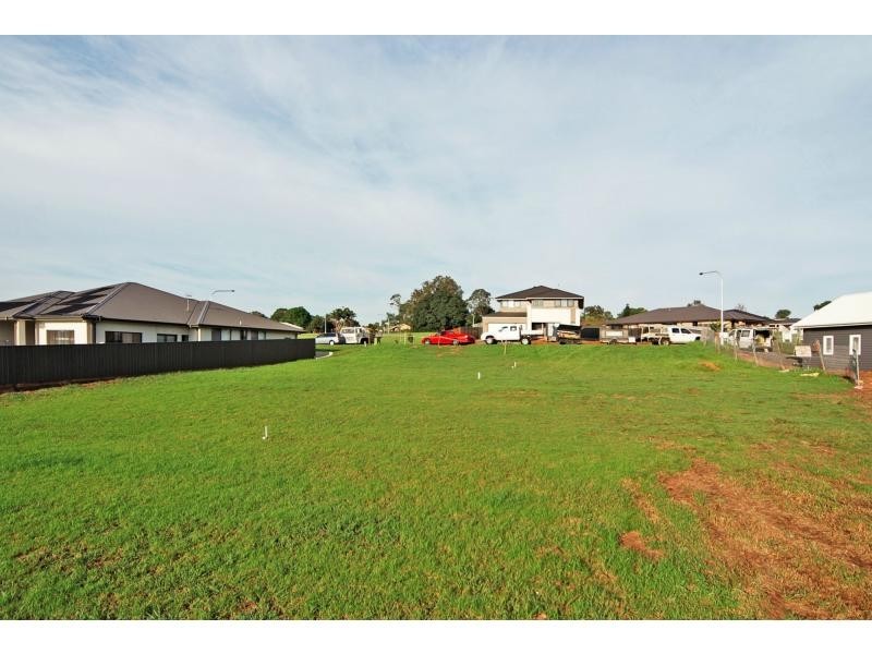 40 Banool Circuit, Bomaderry NSW 2541