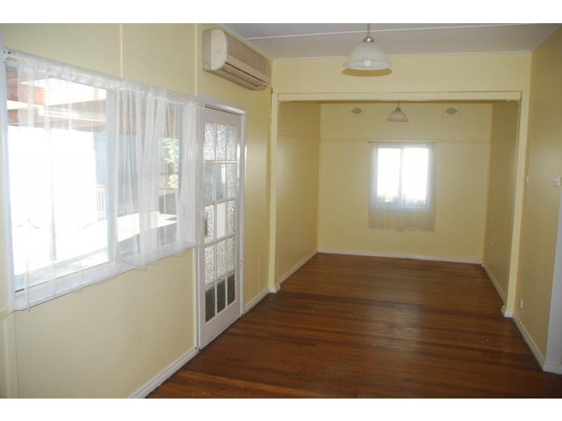 46 Brinawarr Street, Bomaderry NSW 2541