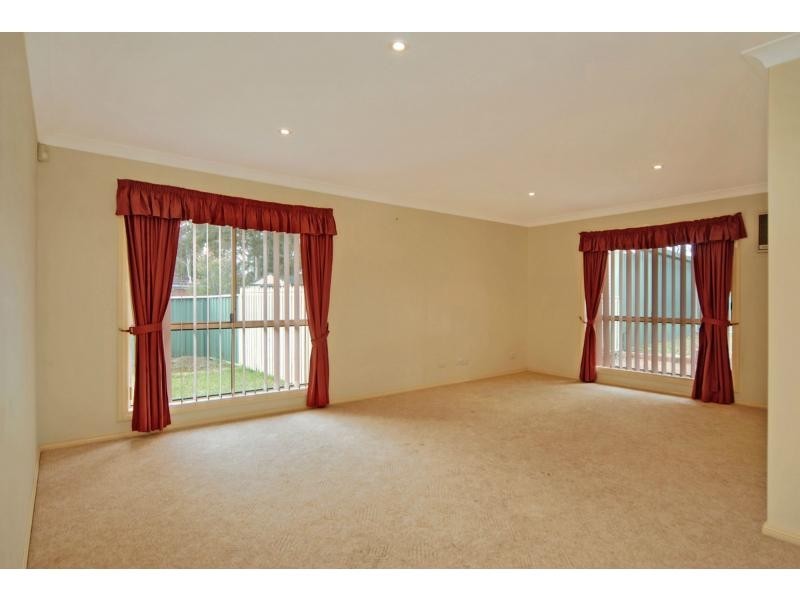41 Illawarra Circuit, Worrigee NSW 2540