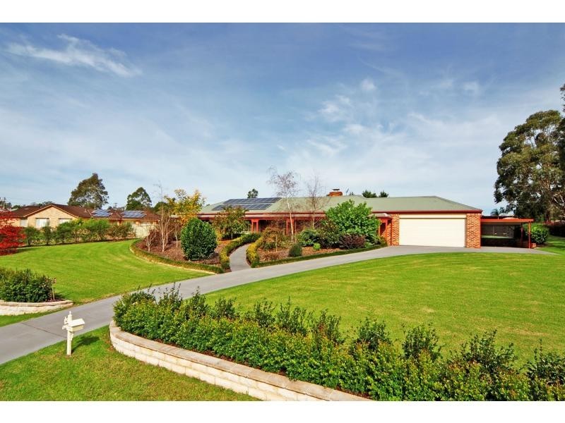 40 Tartarian Crescent, Bomaderry NSW 2541