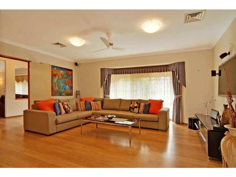 40 Tartarian Crescent, Bomaderry NSW 2541