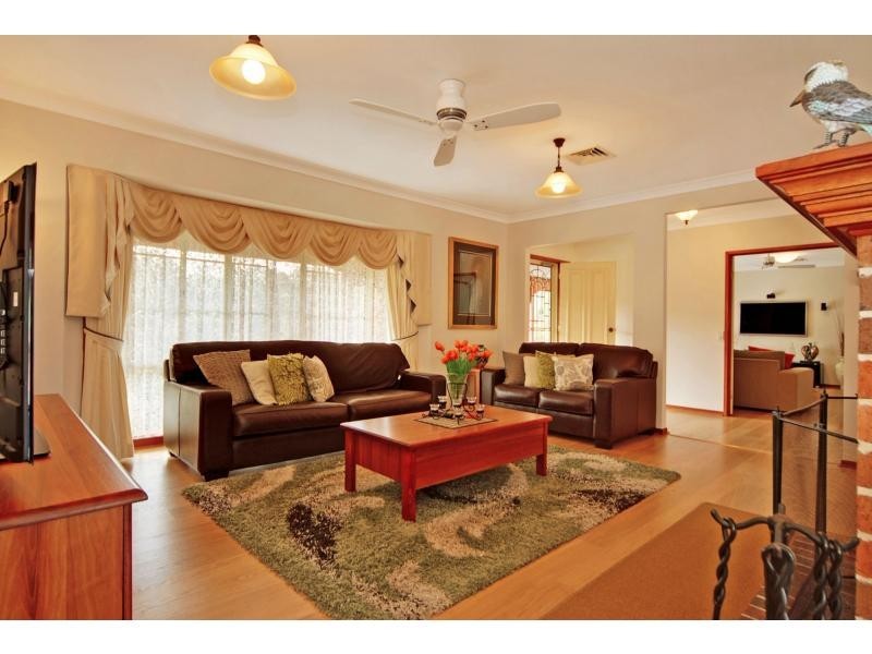 40 Tartarian Crescent, Bomaderry NSW 2541