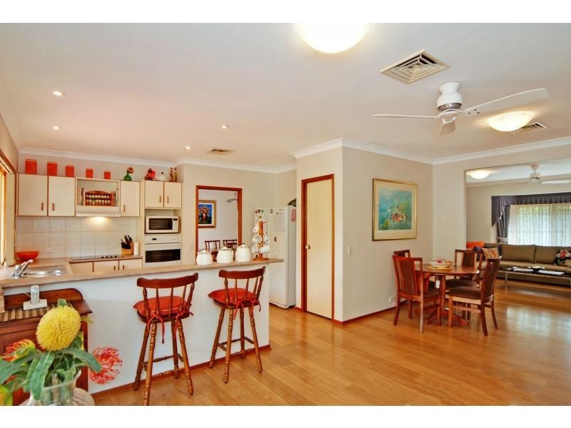 40 Tartarian Crescent, Bomaderry NSW 2541