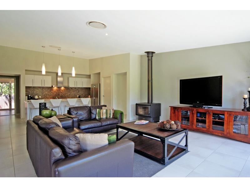 8 Nooramunga Avenue, Cambewarra NSW 2540