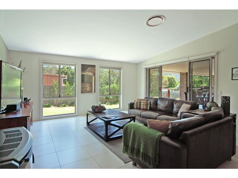 8 Nooramunga Avenue, Cambewarra NSW 2540