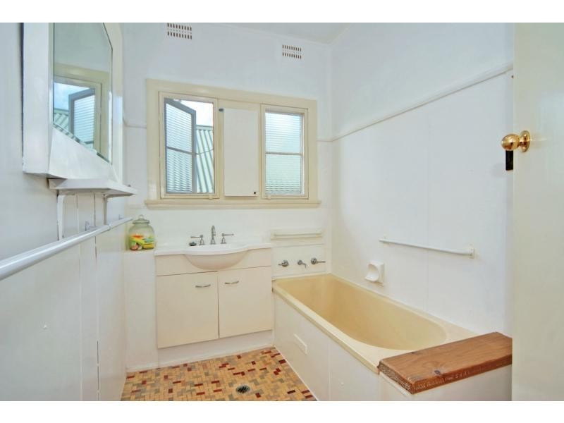 81 Jervis Street, Nowra NSW 2541