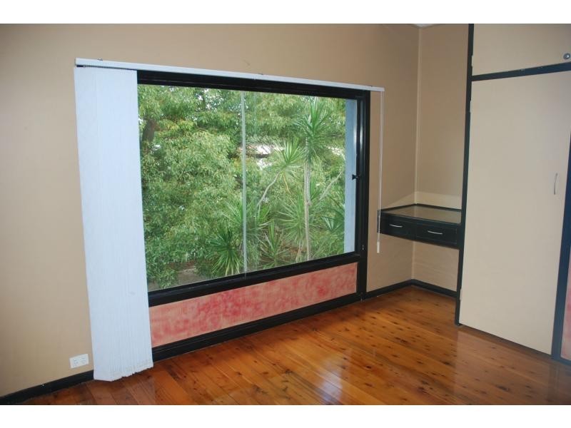 2 Tarawarra Street, Bomaderry NSW 2541