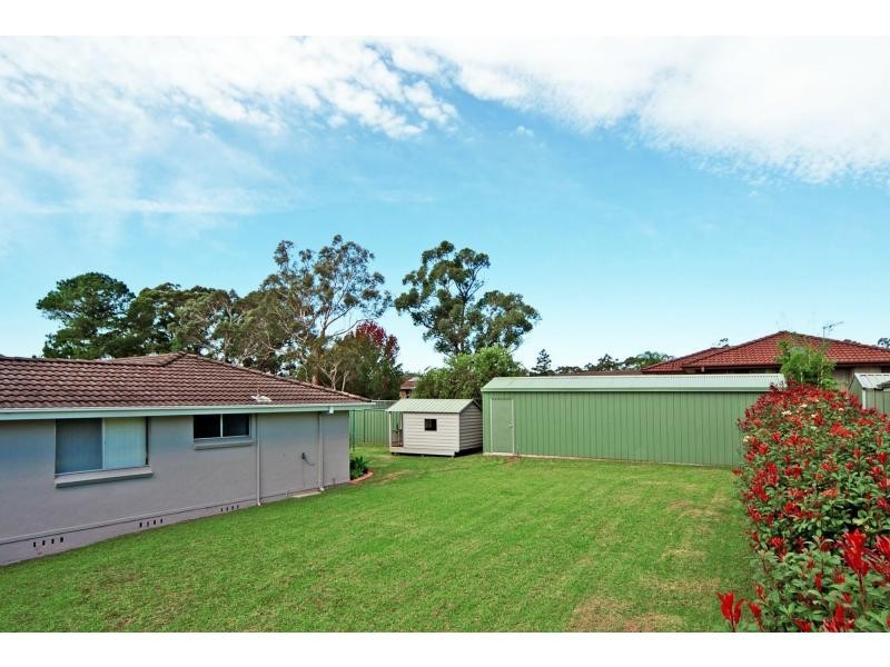 4 Yeovil Drive, Bomaderry NSW 2541