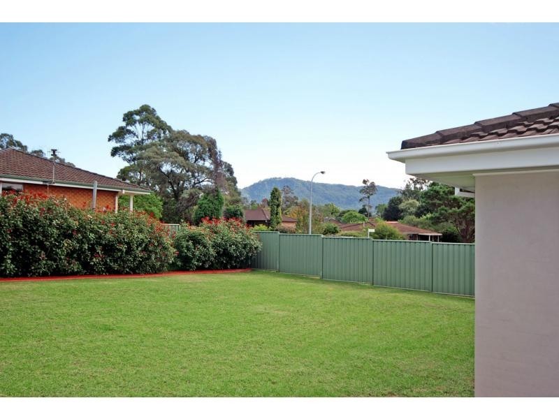 4 Yeovil Drive, Bomaderry NSW 2541