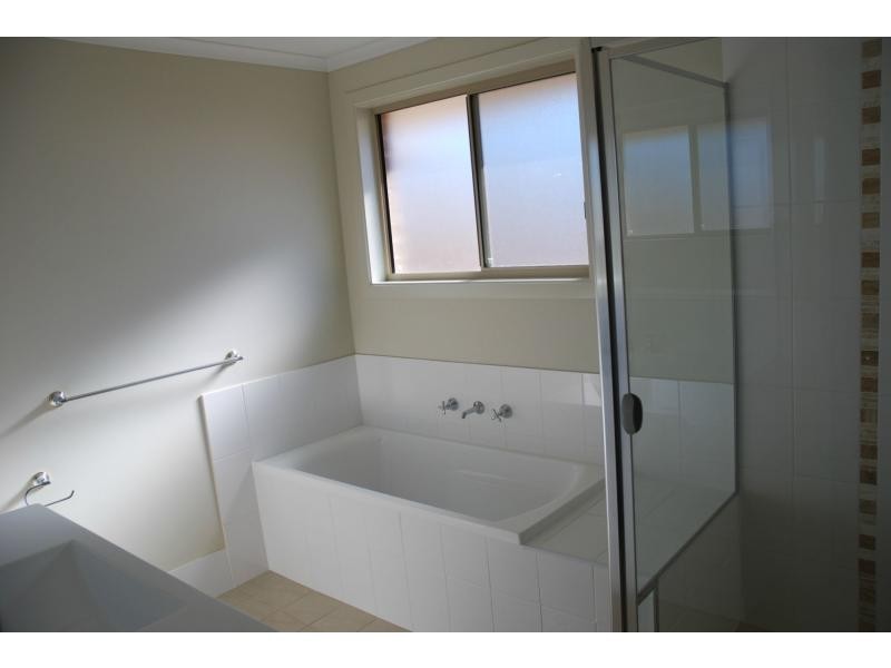 6 Doreen Court, West Nowra NSW 2541