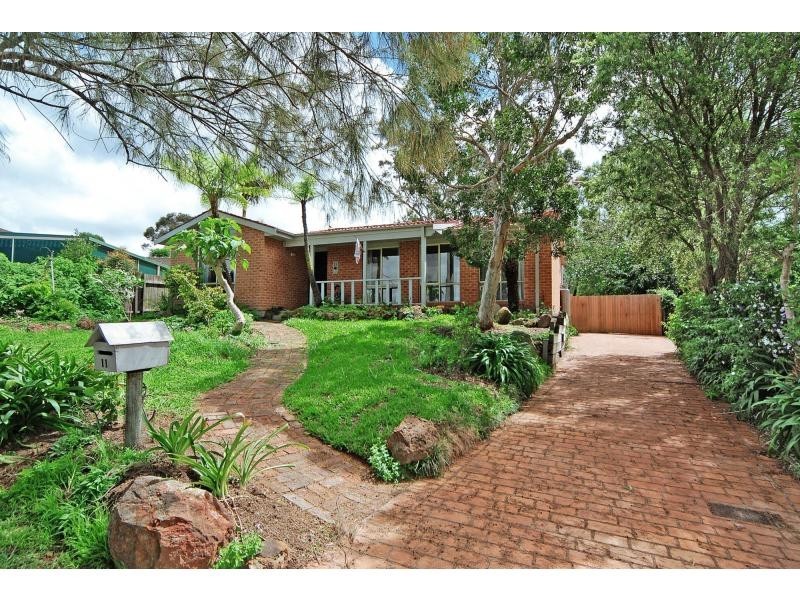 11 Beyeri Avenue, West Nowra NSW 2541