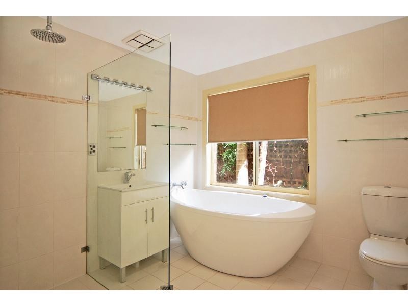 11 Beyeri Avenue, West Nowra NSW 2541