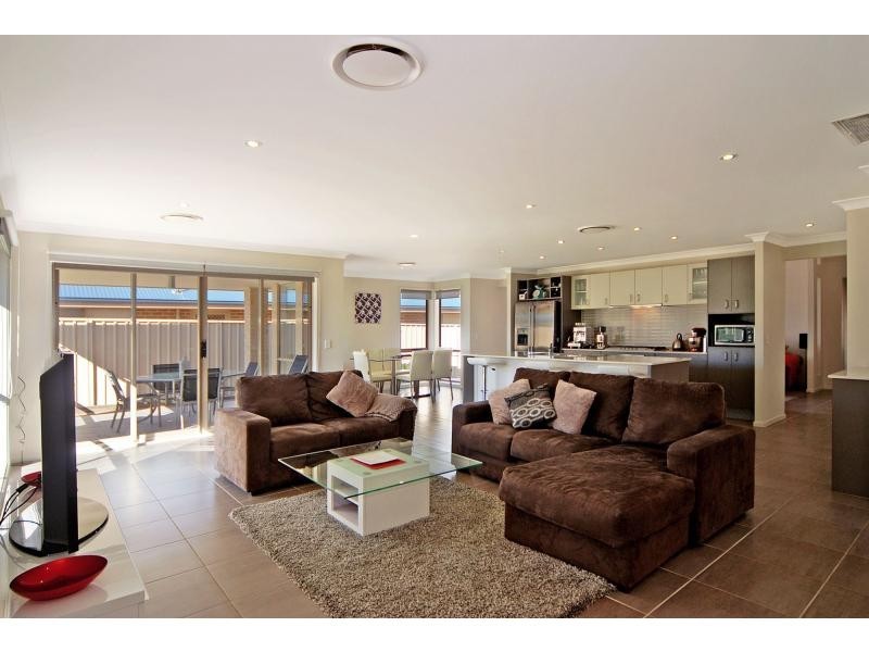 70 Rayleigh Drive, Worrigee NSW 2540