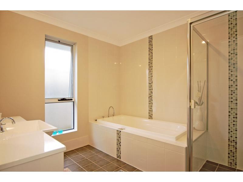 9 Karana Drive, North Nowra NSW 2541