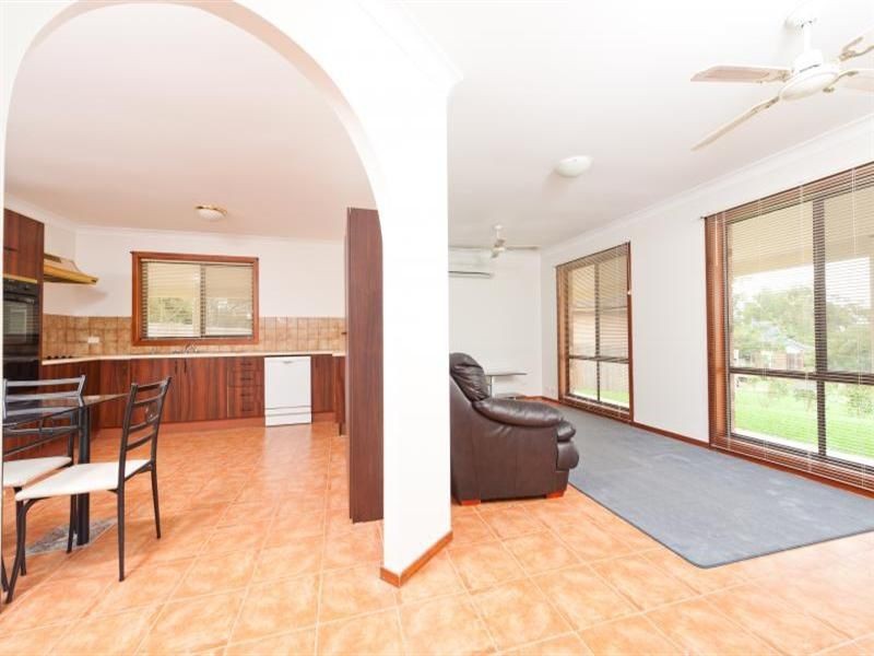 5 Folia Close, West Nowra NSW 2541