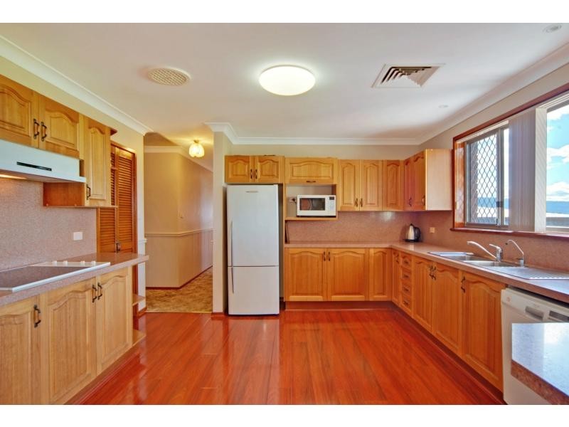 30 Amalfi Crescent, Nowra NSW 2541