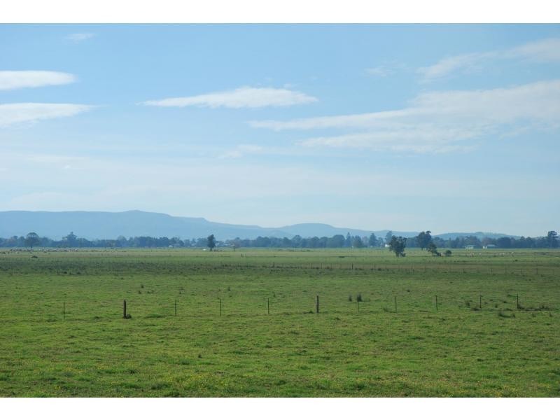 30 Amalfi Crescent, Nowra NSW 2541