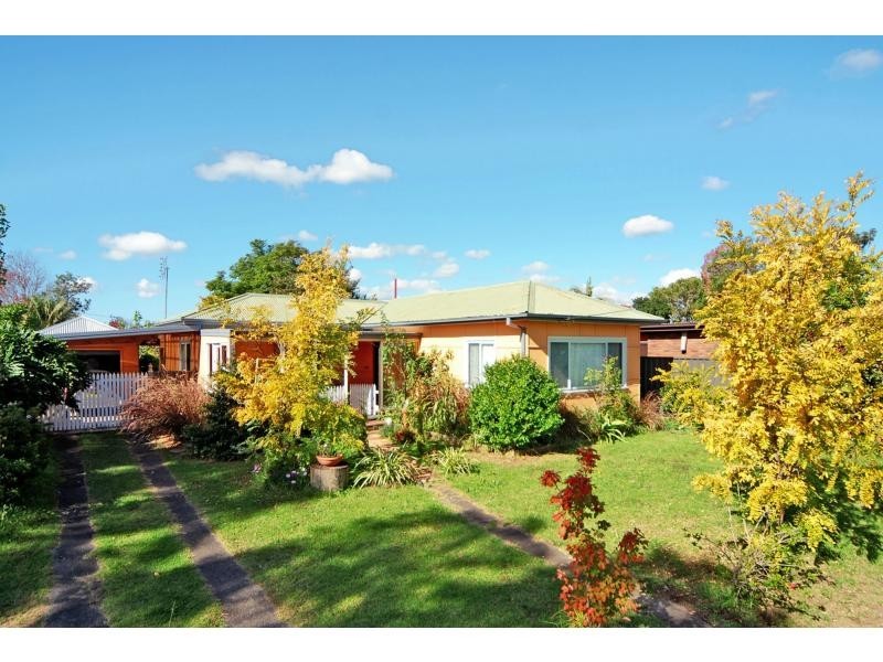 2 Hollands Road, Nowra NSW 2541