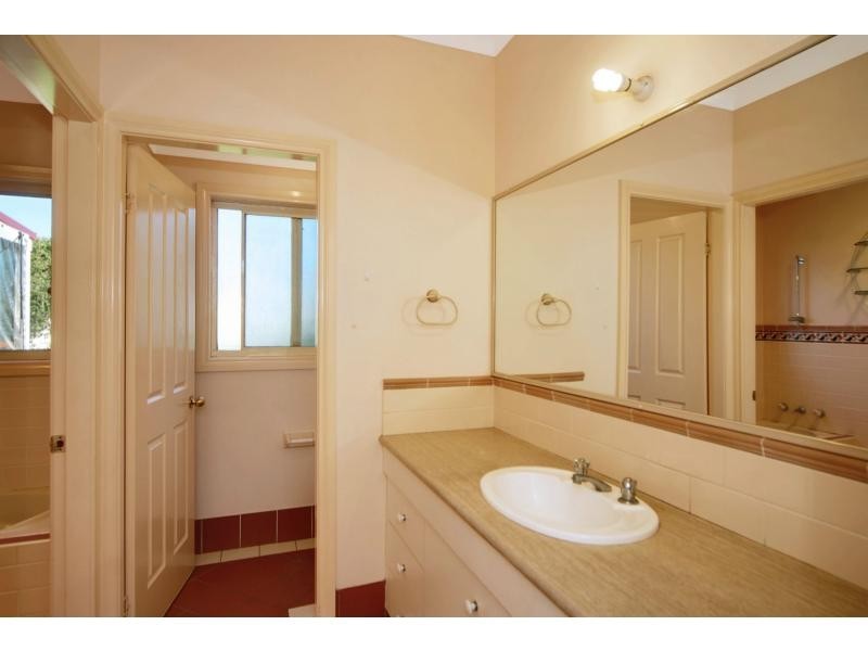 9 Royal Street, Worrigee NSW 2540
