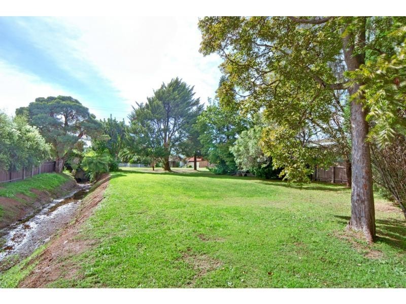 52 Cambewarra Road, Bomaderry NSW 2541