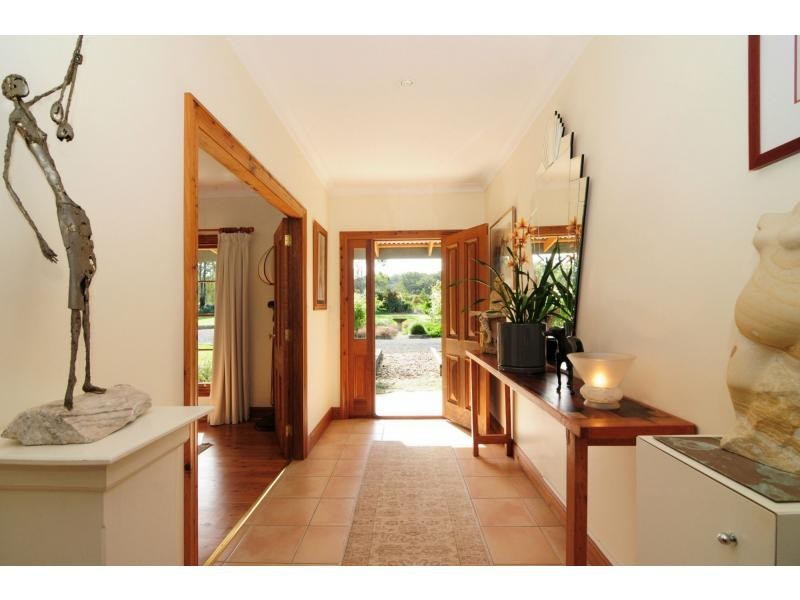 8 Swamp Road, Far Meadow NSW 2535