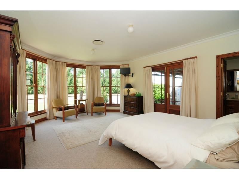 8 Swamp Road, Far Meadow NSW 2535