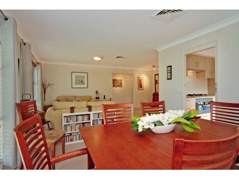 5 Amber Place, Bomaderry NSW 2541