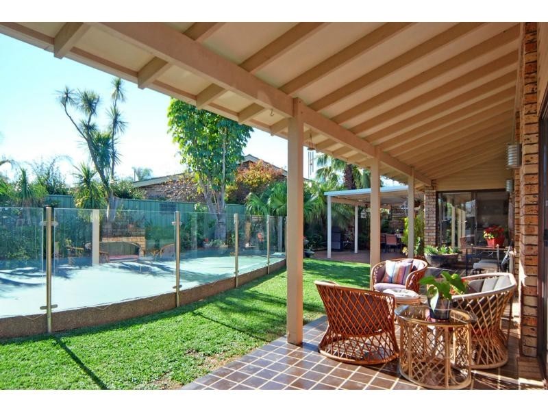 5 Amber Place, Bomaderry NSW 2541